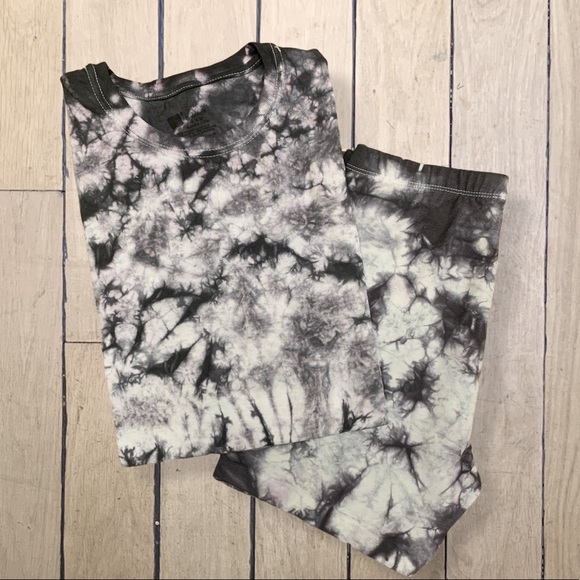 ⭐️ Wāhine Tie Dye Biker Set in Ele’ele (black) -NEW🖤 - Picture 1 of 4